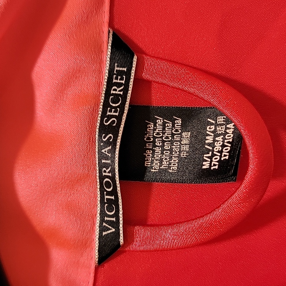 Victoria's Secret Hot Pink Red Wrap Kimono Satin Robe Size M/L - Picture 2 of 6